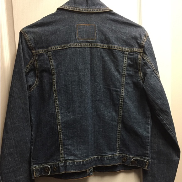 Levi Strauss jean jacket- small - Picture 3 of 4